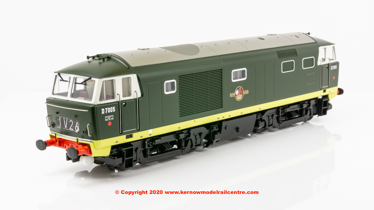 E84001 EFE Rail Hymek Diesel Locomotive number D7005 in BR Green livery